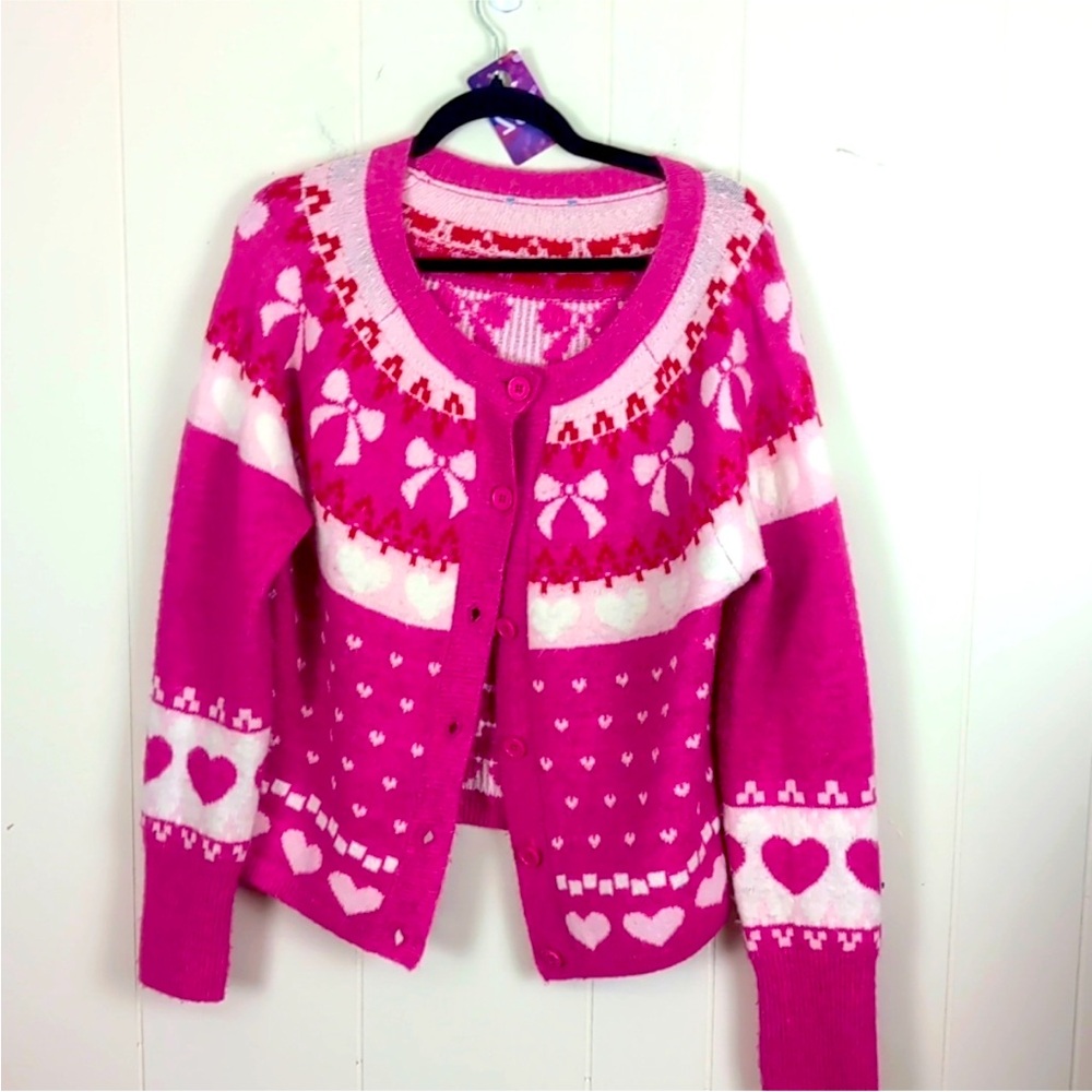 Bow sweater Perfect for Valentines 💕